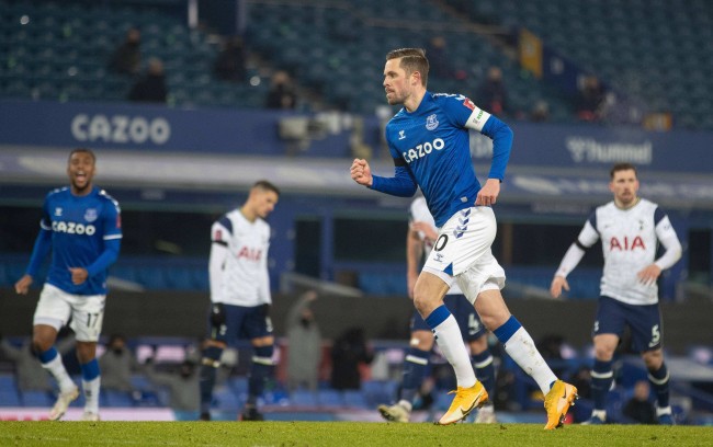 繁陷入困境 繁陷入困境